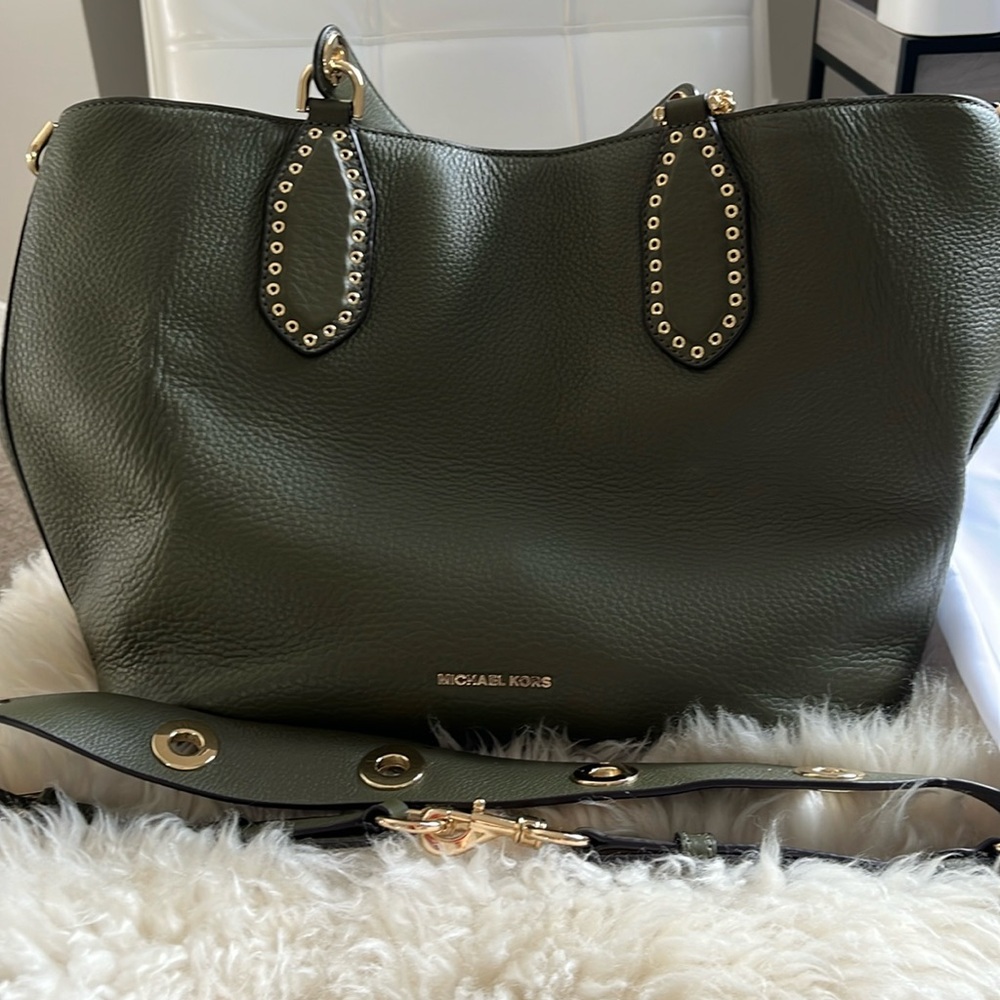Michael Kors, Sage Green Genuine Leatherer shoulder bag—BARELY USED